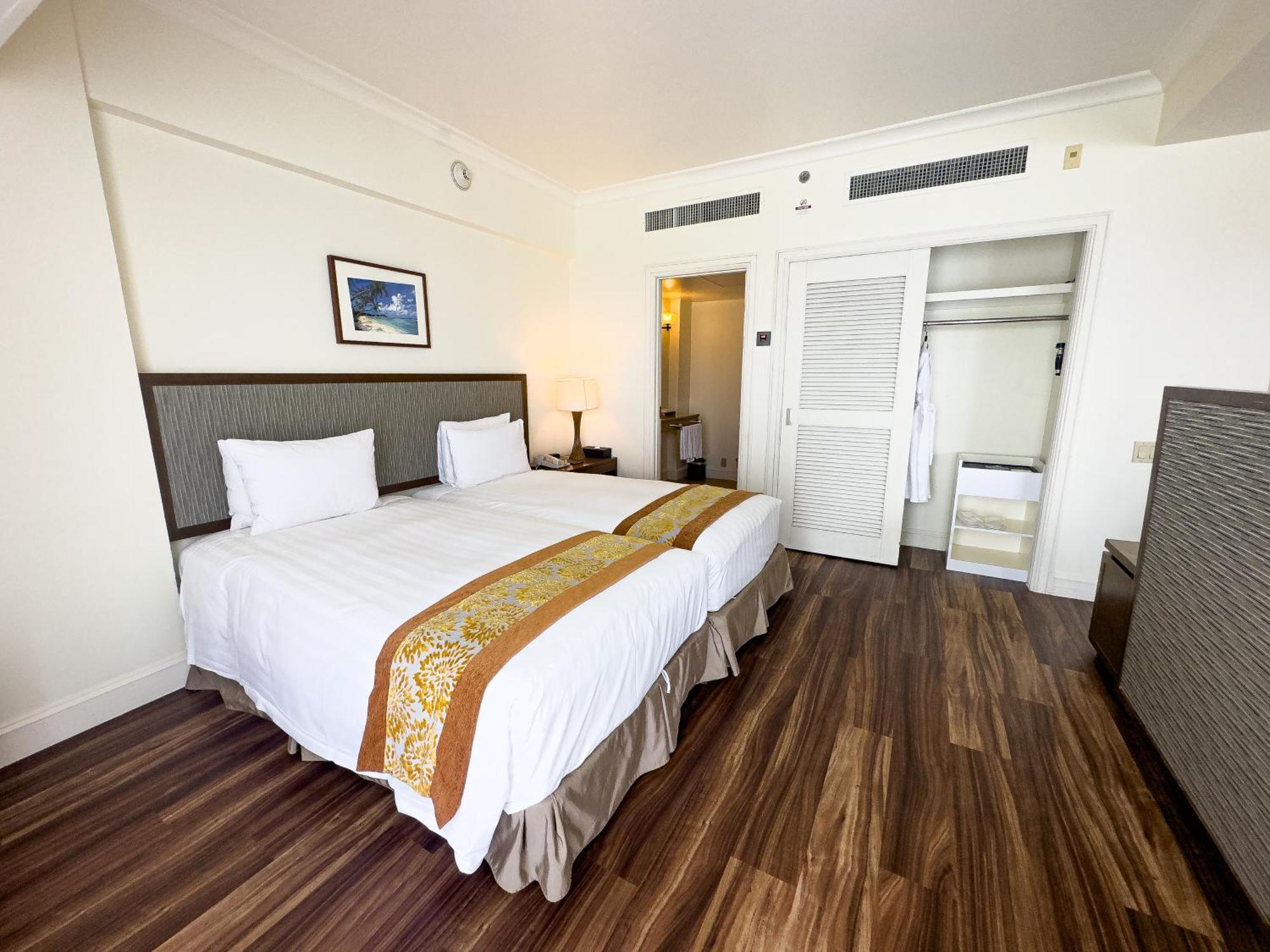 Lotte Hotel Guam Tumon Bagian luar foto