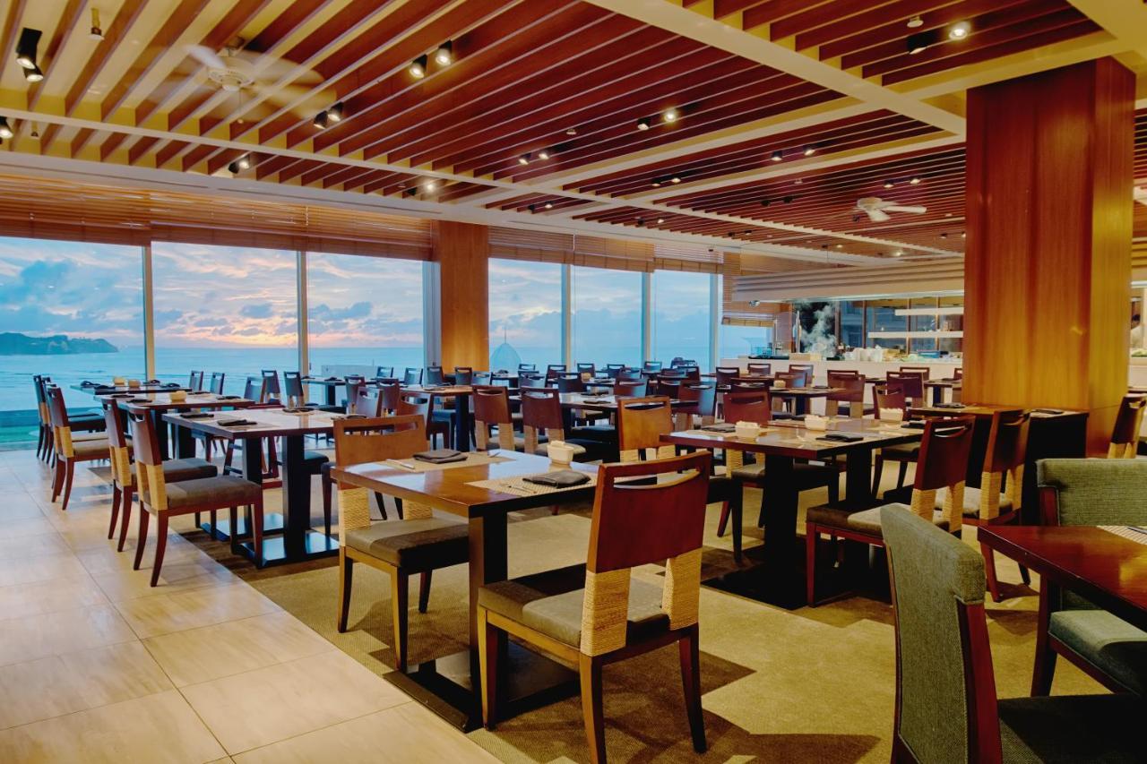 Lotte Hotel Guam Tumon Bagian luar foto